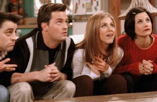 Courteney Cox revela una foto inédita de la filmación del último capítulo de 'Friends' - SNT