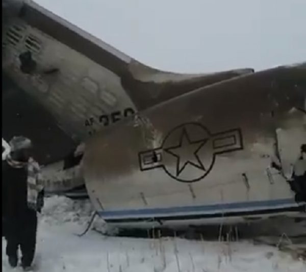 Talibanes afirman que derribaron un avión militar de EE.UU.