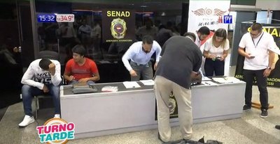Caen 2 jóvenes con drogas en el Aeropuerto Internacional Silvio Pettirossi | Noticias Paraguay
