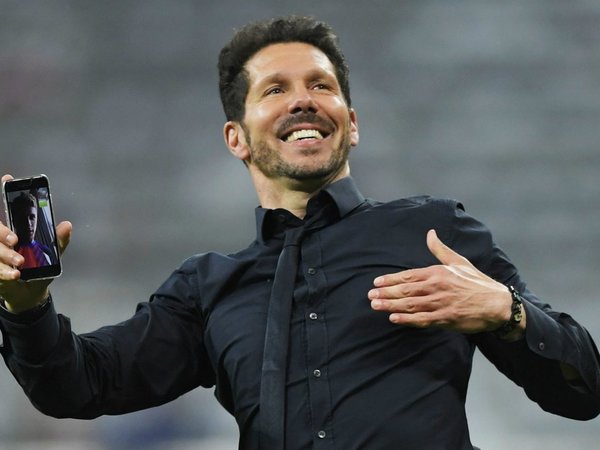 Cerezo asegura que "no hay nada" con Cavani y defiende a Simeone