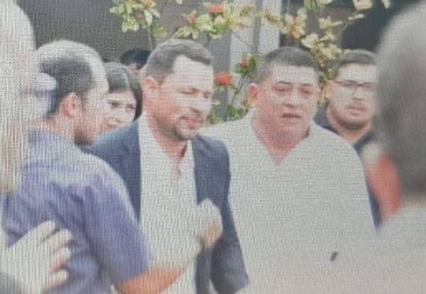 Con permiso judicial, Ulises Quintana participa del velorio de su padre - ABC en el Este - ABC Color