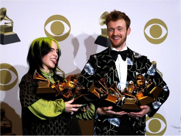 La emoción dio el tono a la 62ª ceremonia de entrega del Grammy