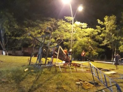 Se desplomó Sombrero Mexicano con niños adentro