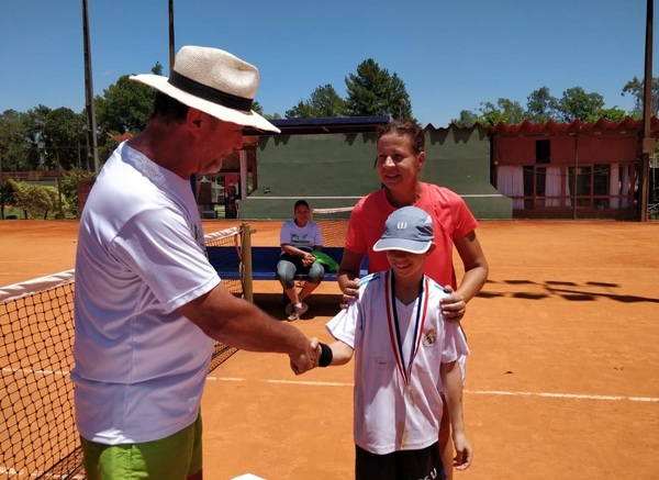 Talentos de Filadelfia en torneo de tenis en San Bernardino