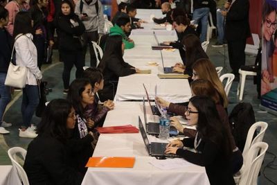 Preparan ferias de empleo desde el Partido Colorado