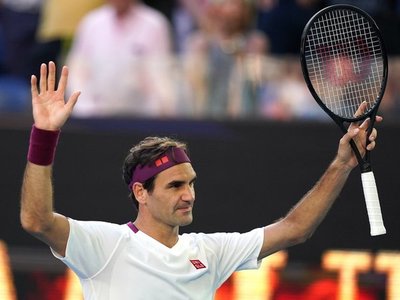 Federer, a semifinales tras salvar siete puntos de partido ante Sandgren