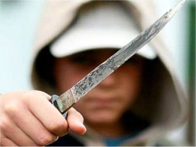 Detienen en Florida a niño de 9 años por apuñalar a su hermana