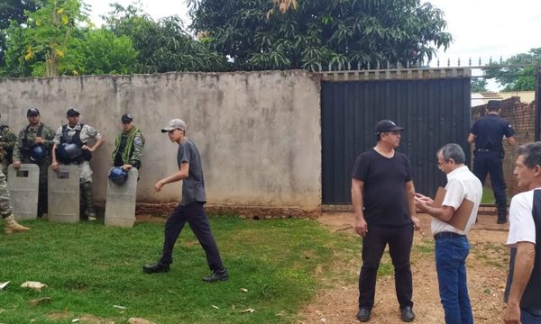 Desalojan de una vivienda a viuda con su hijo menor en el barrio La Blanca