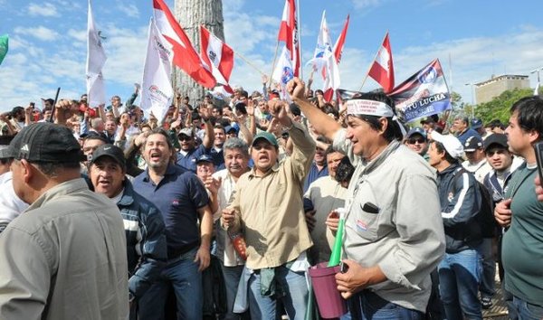Sitrande analiza ir a huelga: "No podemos solucionar el problema del país con el salario de los trabajadores" » Ñanduti