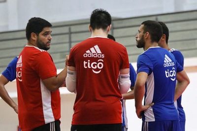 La selección de Futsal viajó a Brasil - Polideportivo - ABC Color