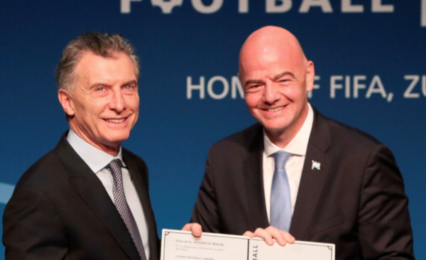 HOY / Mauricio Macri regresa al fútbol de la mano de la FIFA