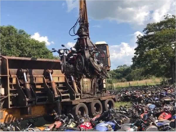 Destruyen motocicletas abandonadas en corralón de Patrulla Caminera