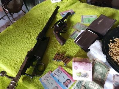 Detienen a dos supuestos distribuidores de drogas en PJC con llamativas evidencias - Nacionales - ABC Color