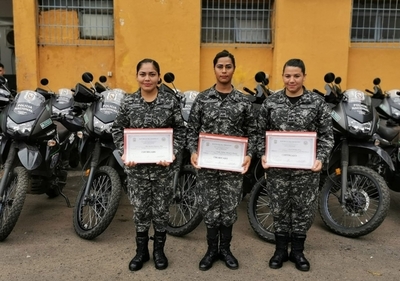 Entrenadoras y agentes del Grupo Lince recibieron reconocimiento