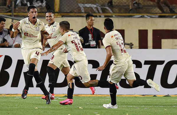 Universitario será rival de Cerro Porteño