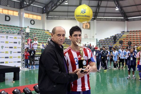 Capitán Bado: futbolista herido, estable pero en terapia intensiva   - Nacionales - ABC Color