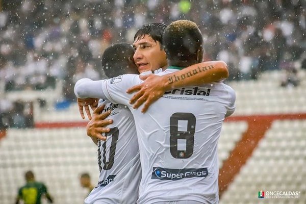 “Búfalo” se hace figura y anota su primer gol para Once Caldas