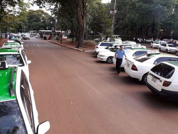 Policía de Tránsito de CDE recomienda evitar algunas avenidas céntricas - ABC en el Este - ABC Color