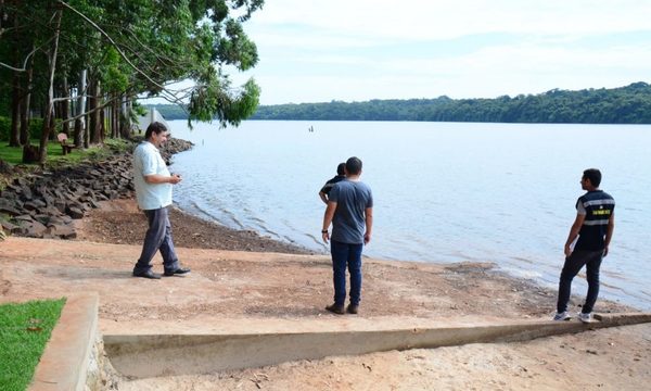 Pese a verificación, vecinos sostienen que matadero contamina el lago Acaray