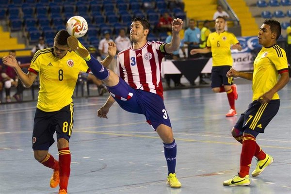 Balean a un campeón del mundo de fútbol de salón