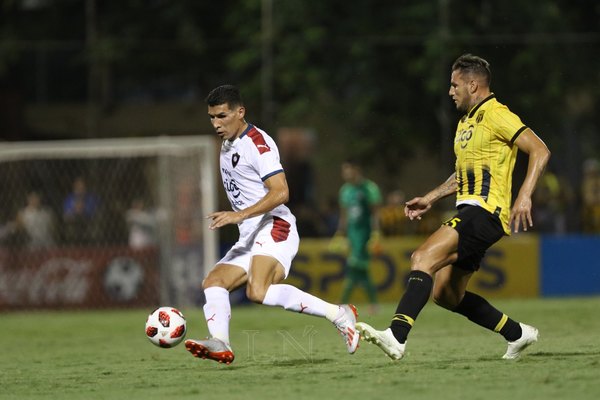 Las millonarias propuestas de River y Guaraní en la 'puja' por Raúl Bobadilla