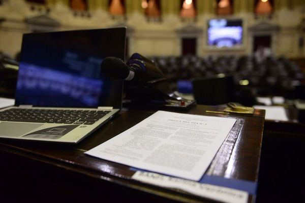 Congreso de Argentina apura ley para reestructurar la deuda