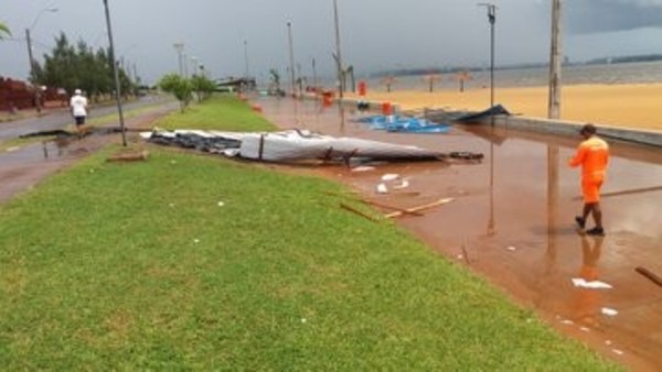 Tormenta causa destrozos en Encarnación