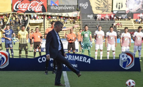 HOY / En Olimpia piden la expulsión de Javier Díaz de Vivar