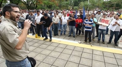 HOY / Recorte a "altos beneficios"  de contrato de estatales: se  movilizan contra tijerazos