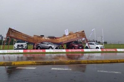Temporal causó grandes destrozos en Encarnación - ADN Paraguayo