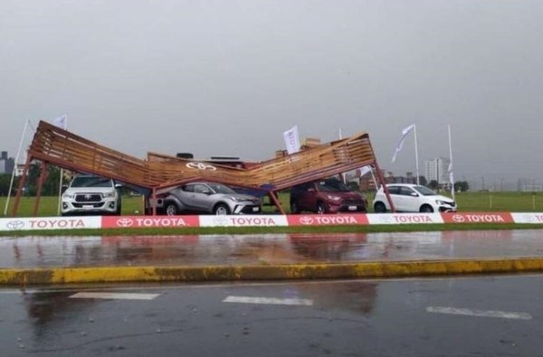 Temporal causó grandes destrozos en Encarnación - ADN Paraguayo