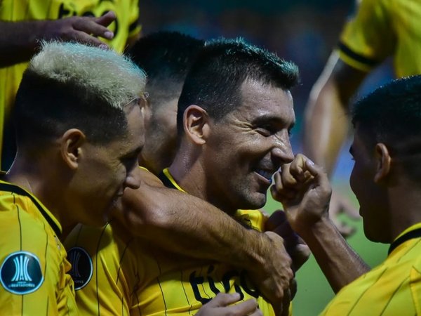 Guaraní aplasta a San José y se cita con Corinthians en segunda fase