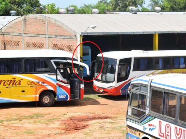 Ediles aseguran que gobernador esconde "bus de oro"
