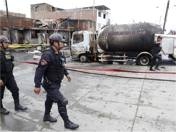 Se eleva a 16 el número de fallecidos por explosión de gas en Lima