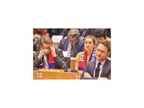 Parlamento Europeo ratifica el “divorcio” del Reino Unido