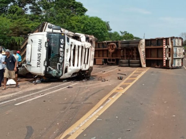 En terrible accidente mueren aplastadas cuatro personas