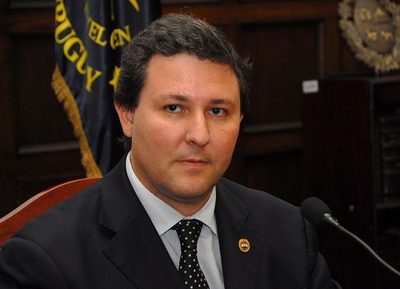 Contratan a Filizzola como consultor del MEC