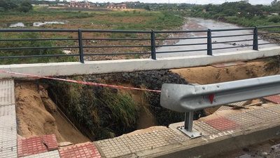 Puente de la Costanera Norte sufre desmoronamiento