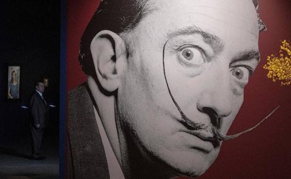 Roban una docena de esculturas de bronce de Dalí de una galería de Estocolmo » Ñanduti
