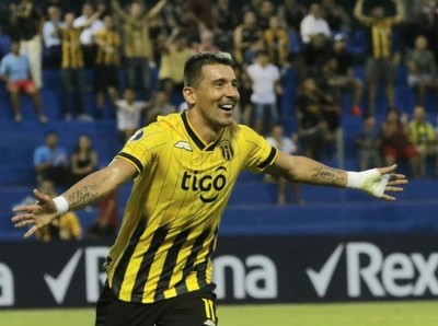 Guaraní golea y ahora espera por Corinthians