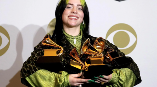 HOY / Billie Eilish actuará en los Óscar después de arrasar en los Grammy