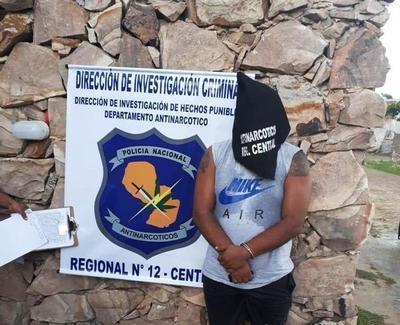 Frenan a un distribuidor de drogas •