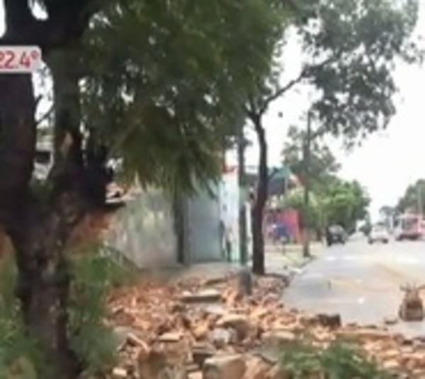 Cede muralla de colegio sobre Colón - Paraguay.com