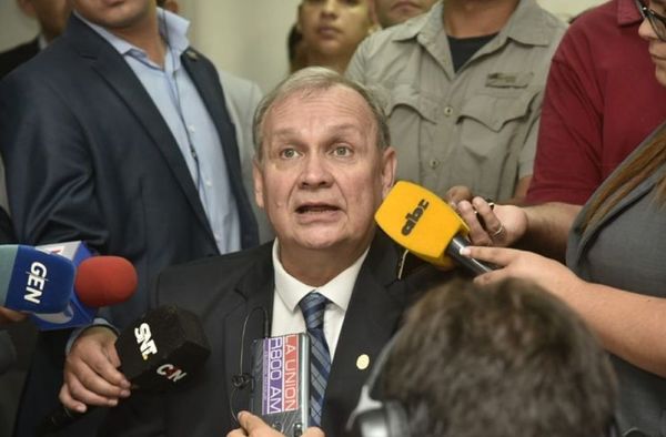 Ferreiro vuelve a chicanear y logra suspender audiencia de imposición de medidas - ADN Paraguayo