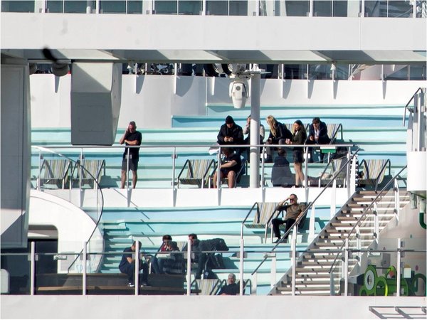 Paraguayos están en crucero retenido por posible caso de coronavirus