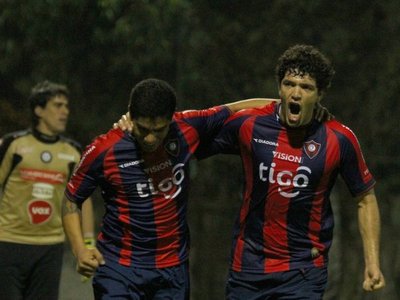 El 9 paraguayo que está para llegar a Cerro
