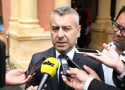 Centurión dice que es el tercero en carrera por la intendencia
