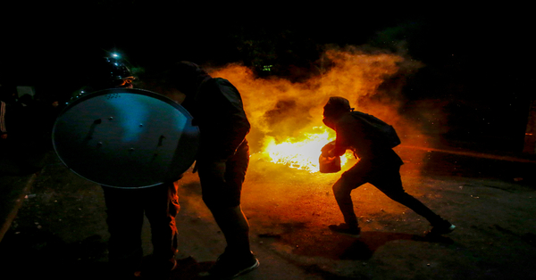 Un muerto y más de 120 detenidos en violentas protestas en Chile