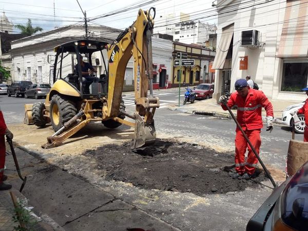 Reparan calle que sufrió hundimiento tras temporal - Nacionales - ABC Color