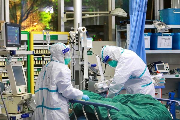 El virus de China supera las 130 muertes, mientras Japón y EEUU evacuan a sus ciudadanos - Campo 9 Noticias
